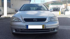 Opel Astra v Abril/02 - à venda - Ligeiros