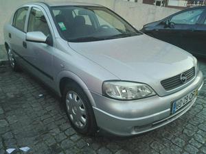 Opel Astra v serie especial-novo-AC Setembro/98 - à