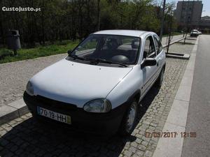 Opel Corsa 1.7 D Setembro/96 - à venda - Comerciais / Van,