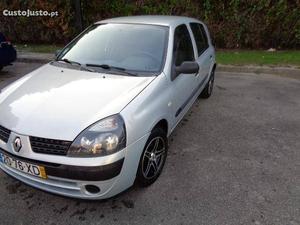 Renault Clio v Março/04 - à venda - Ligeiros