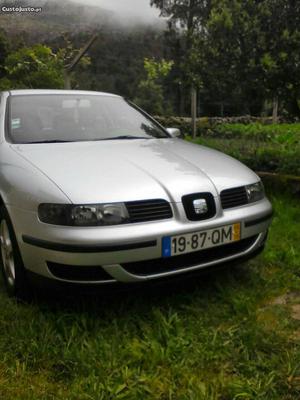 Seat Leon v Outubro/00 - à venda - Ligeiros