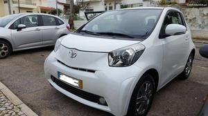 Toyota iQ 1.0 VVTi Nacional Fevereiro/10 - à venda -