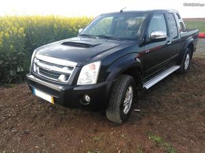 Isuzu D-Max  Julho/10 - à venda - Pick-up/