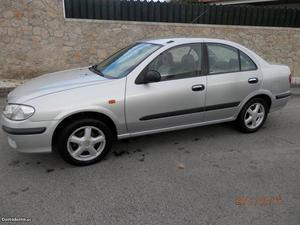 Nissan Almera QX  Maio/01 - à venda - Ligeiros