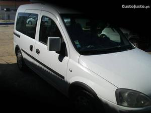 Opel Combo 1.3 combo 5 lug Dezembro/10 - à venda - Ligeiros