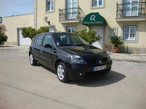 Renault Clio 16 v Junho/02 - à venda - Ligeiros