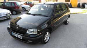 Renault Clio Oasis (gasolina) Julho/97 - à venda - Ligeiros