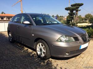 Seat Ibiza V Maio/03 - à venda - Ligeiros