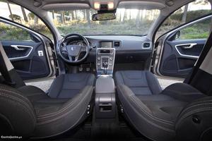 Volvo V60 Summum Outubro/13 - à venda - Ligeiros
