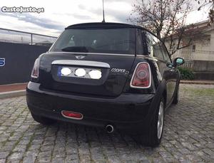 MINI Cooper 1.6 D 110 cv Agosto/08 - à venda - Ligeiros