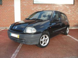 Renault Clio 1.2 Ipo  Janeiro/99 - à venda - Ligeiros