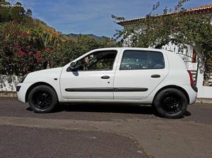 Renault Clio 1.5DCI Dezembro/04 - à venda - Ligeiros