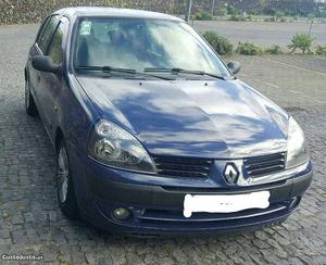 Renault Clio  dci 5 lugares Junho/01 - à venda -
