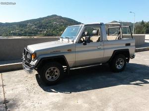 Toyota Land Cruiser BJ73 Abril/88 - à venda - Pick-up/