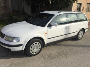 VW Passat 1.9 tdi 110 cv Outubro/97 - à venda - Ligeiros