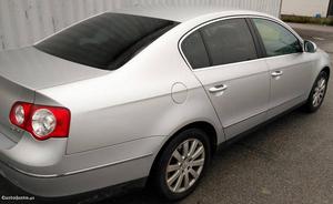 VW Passat CONFORTLINE Maio/05 - à venda - Ligeiros