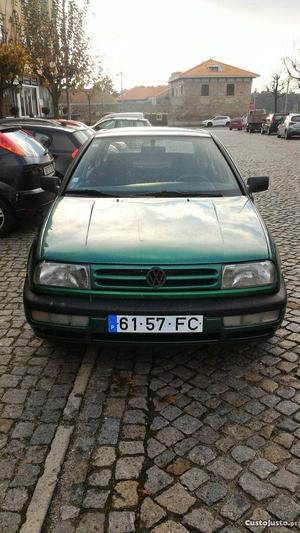 VW Vento 1.9 diesel 5 lugares econômico Abril/95 - à venda