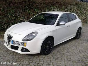 Alfa Romeo Giulietta 1.6 JTDm Distinctive Fevereiro/13 - à