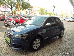 Audi A1 Advance 1.6 TDi Agosto/11 - à venda - Ligeiros