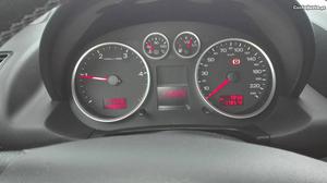 Audi A2 1.4 TD Abril/02 - à venda - Ligeiros Passageiros,