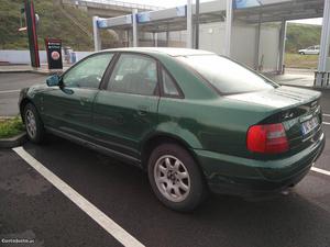 Audi A4 1.6i Confort Abril/97 - à venda - Ligeiros