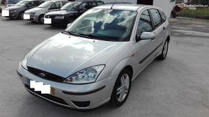 Ford Focus 1.8TDDi Agosto/02 - à venda - Ligeiros