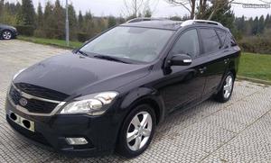 Kia Ceed SW 1.6 CRDi Junho/10 - à venda - Ligeiros