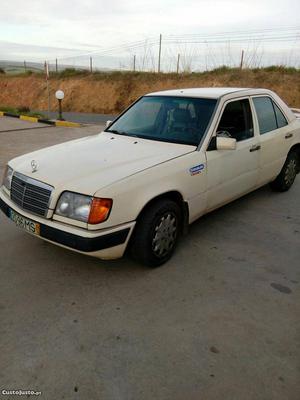 Mercedes-Benz 200 e Novembro/93 - à venda - Ligeiros