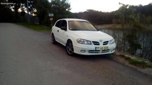 Nissan Almera 2.2ddti Dezembro/00 - à venda - Ligeiros