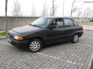 Opel Astra 1.4 GLS Fevereiro/94 - à venda - Ligeiros