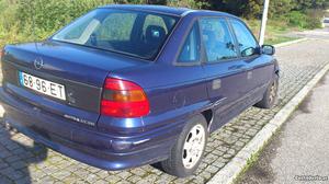 Opel Astra F 1.7 TD 4Pts Janeiro/95 - à venda - Ligeiros