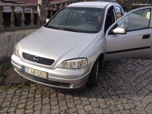 Opel Astra dti 1.7 Outubro/02 - à venda - Ligeiros