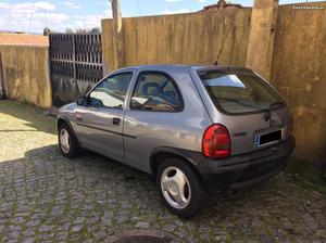 Opel Corsa sport Abril/94 - à venda - Ligeiros Passageiros,