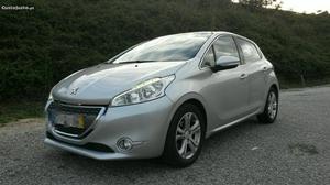 Peugeot 208 Allure Julho/12 - à venda - Ligeiros