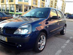 Renault Clio 1.5 dci Privilége Maio/02 - à venda -