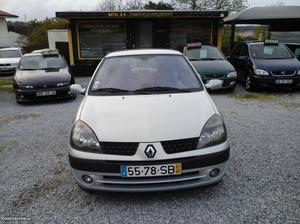 Renault Clio 16v PRIVILEGE IMPÉC Dezembro/01 - à venda -