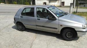 Renault Clio  Agosto/94 - à venda - Ligeiros