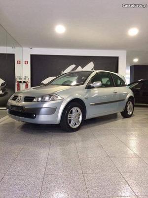 Renault Mégane 1.5 DCI C.AUTHENTIQ Janeiro/02 - à venda -