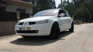 Renault Mégane 1.5dci Dezembro/05 - à venda - Ligeiros