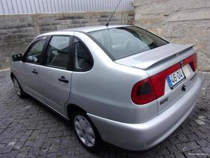 Seat Cordoba A/c lindo Julho/99 - à venda - Ligeiros