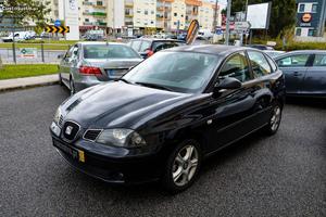 Seat Ibiza 1.4 TDi Reference Fevereiro/04 - à venda -