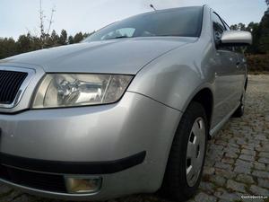 Skoda Fabia 1.4 MPi "C/Nova" Março/03 - à venda - Ligeiros