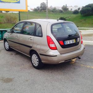 Suzuki Liana 1.6 cc Abril/04 - à venda - Ligeiros