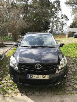 Toyota Auris D4D Junho/10 - à venda - Ligeiros Passageiros,