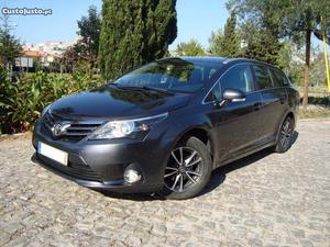 Toyota Avensis SD 2.0 D-4D Comfort Junho/12 - à venda -