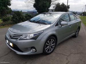 Toyota Avensis SD 2.0D-4D Luxury Junho/13 - à venda -