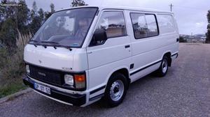 Toyota HiAce Mista Junho/88 - à venda - Comerciais / Van,