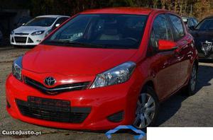 Toyota Yaris Confort  Dezembro/13 - à venda - Ligeiros