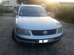 VW Passat 1.9 TDi 110 cv Agosto/98 - à venda - Ligeiros