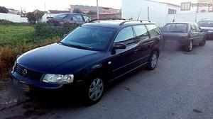 VW Passat 1.9 de 110 CV Nacional Dezembro/98 - à venda -